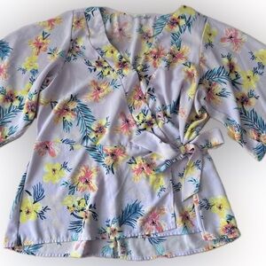 🍂CLEAROUT Lilac Floral Short Sleeve Front Tie Top